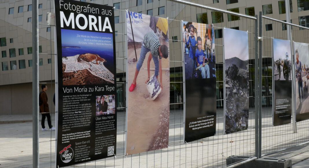 211005 Moria Fotoausstellung fl e1633532616166 211005 Moria Fotoausstellung fl e1633532616166