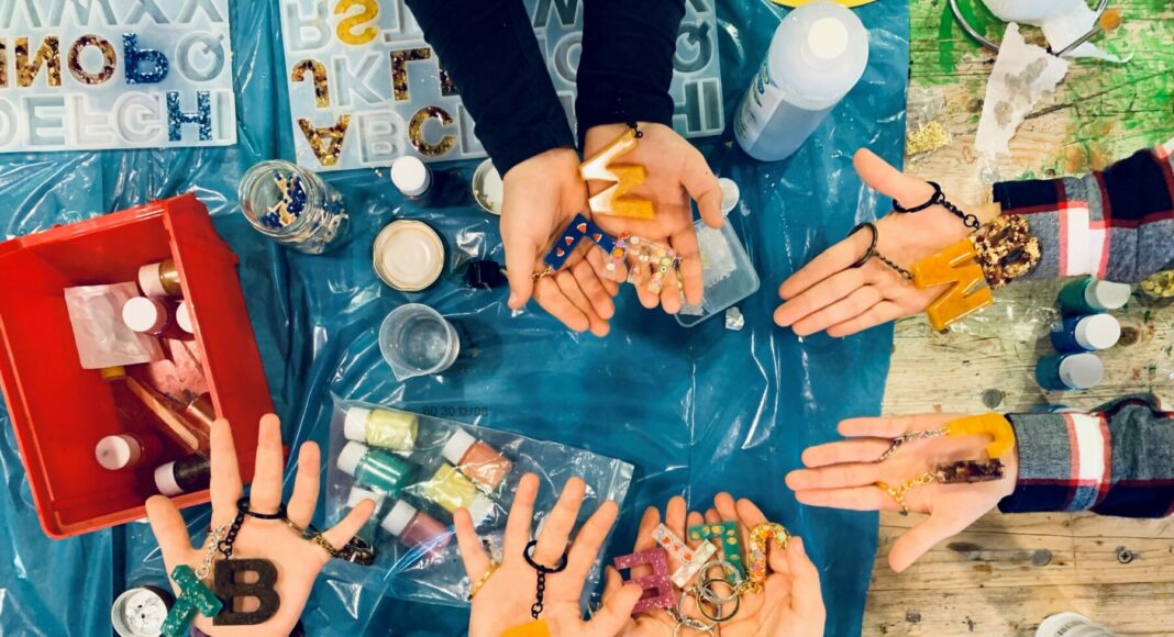 Farbenfroh wie der Herbst Die Herbstferienspiele 2021