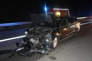 Vw kracht auf der autobahn a5 bei mörfelden-walldorf in sattelzug Img 3480