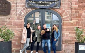 Herbstmarkt auf der burgruine landskron in oppenheim