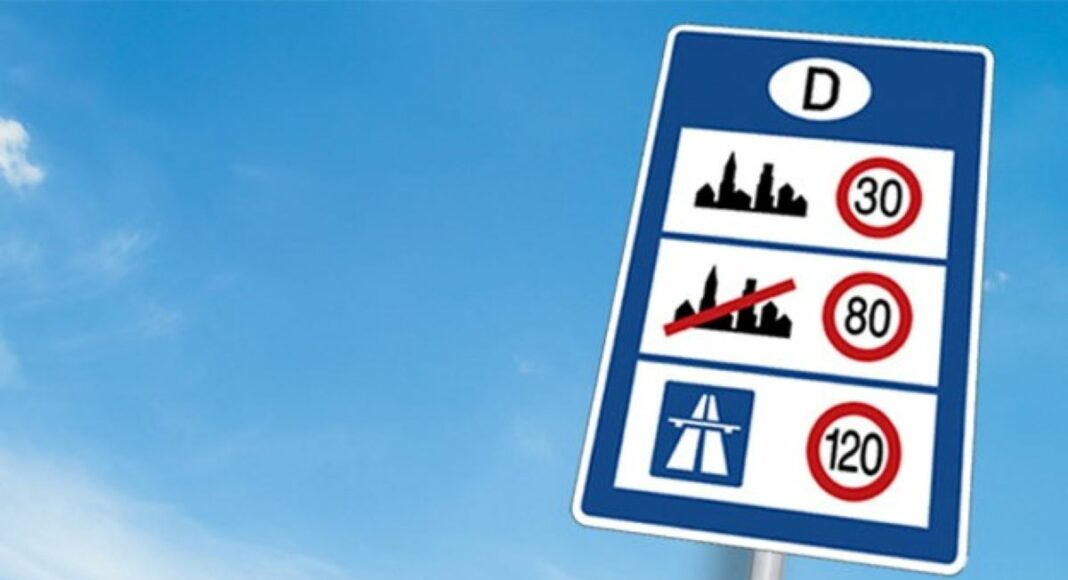 csm Header Website 1140x360px Verkehrsschild nachrechts 1734acec11