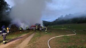 Über 100 heuballen im vollbrand in der vg rüdesheim Image0 e1633110144805