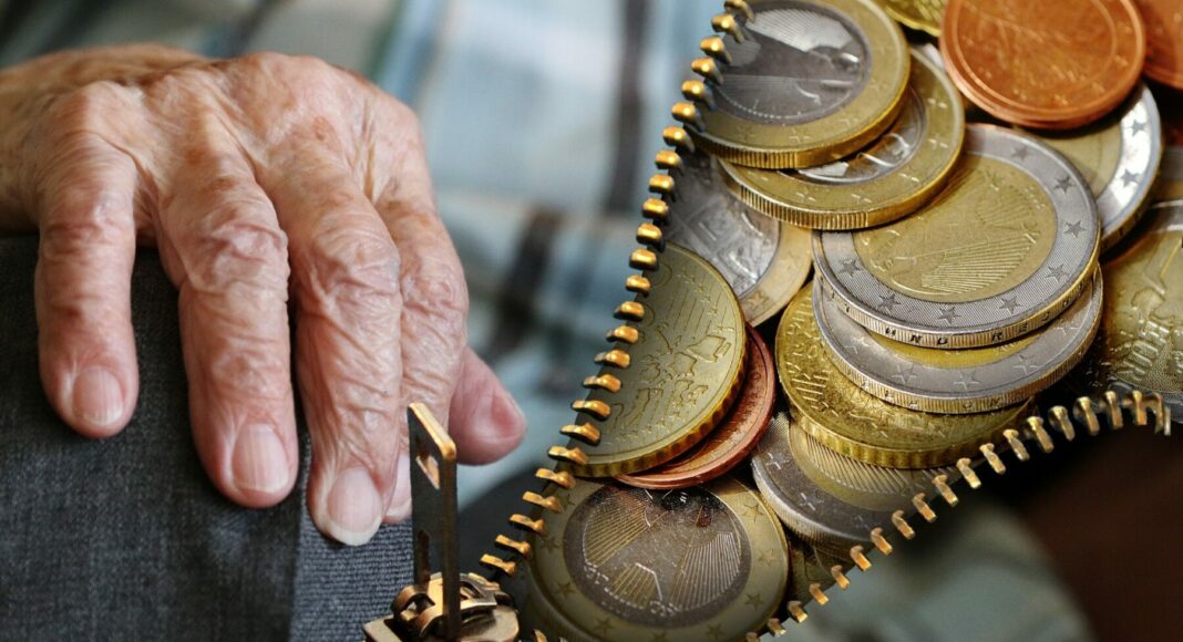 old people 1555705 1920