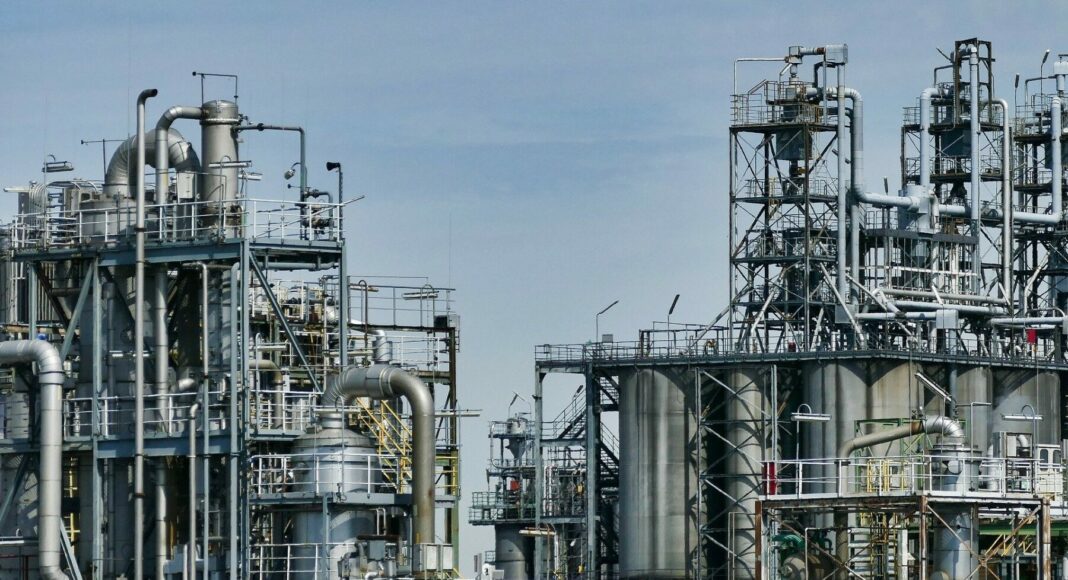 refinery 3613522 1920