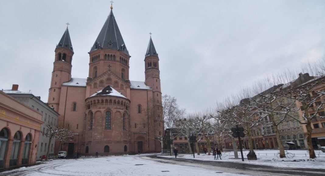 Dom Mainz Schnee