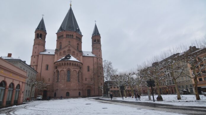 Dom Mainz Schnee