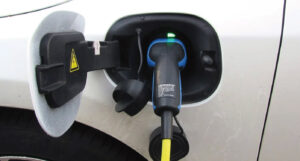 So viel kohlendioxid könnten haushalte bei strom, heizen und mobilität einsparen Ladestation