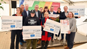 Großer festumzug und live-musik in mainz bei rheinland-pfalz-tag