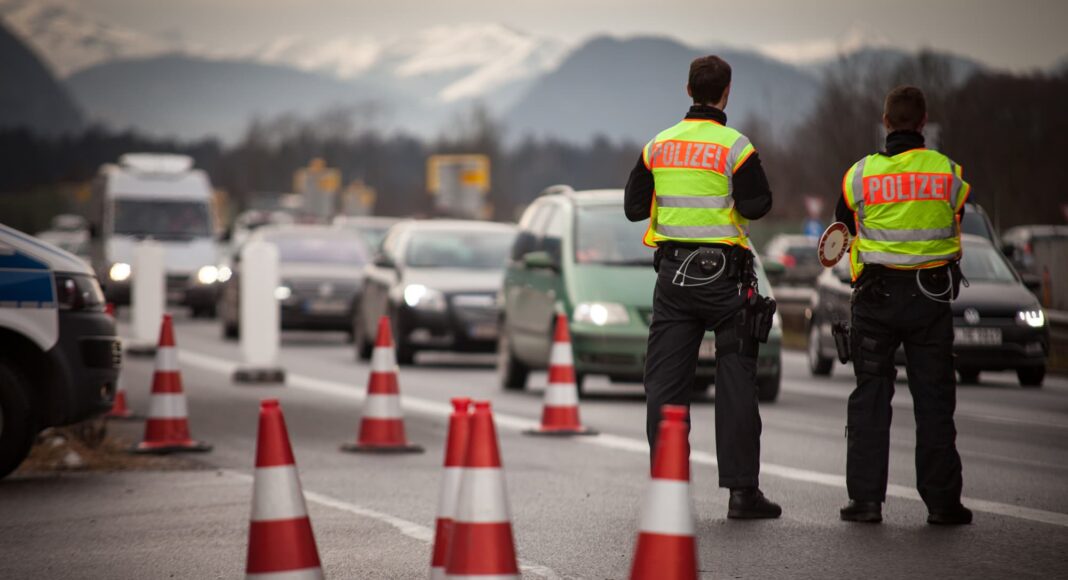 grenzkontrolle deutschland oesterreich 2001 pzkhut
