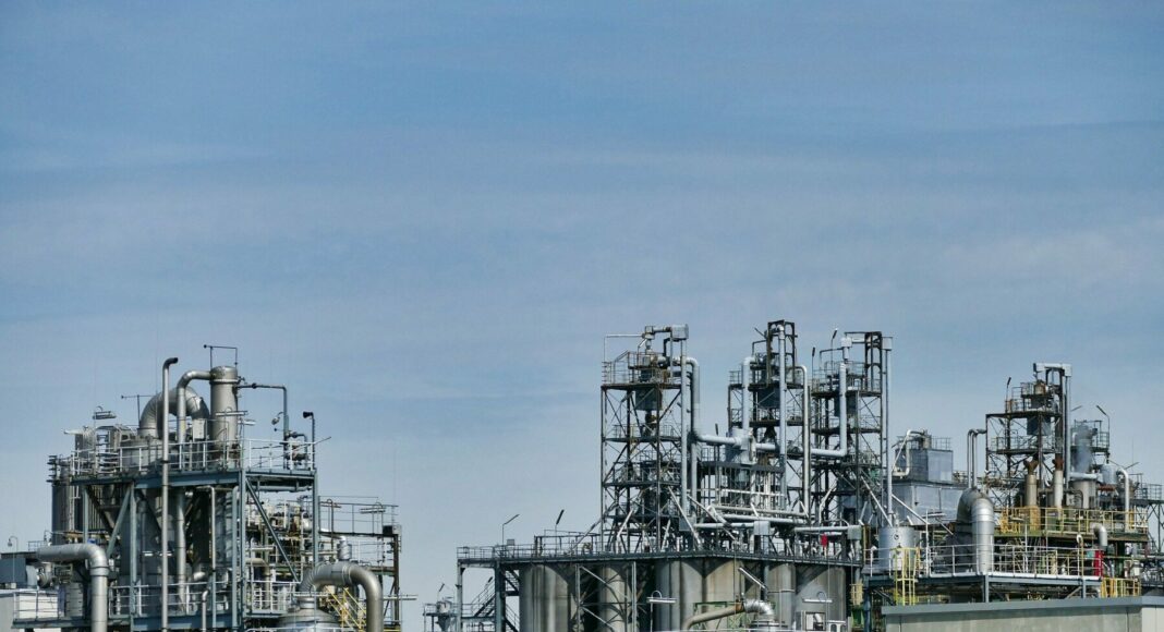 refinery g968167561 1920