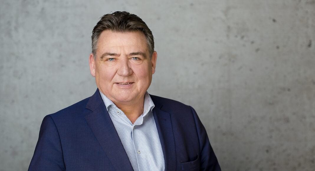 137317  H3A6505 003 web