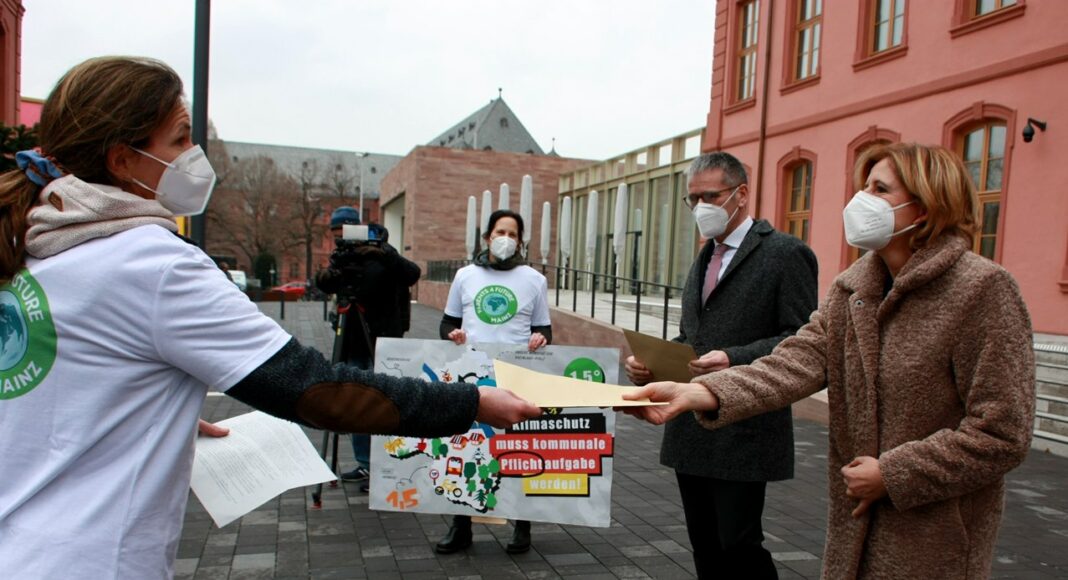 211215 Uebergabe Dreyer 9588 211215 Uebergabe Dreyer 9588