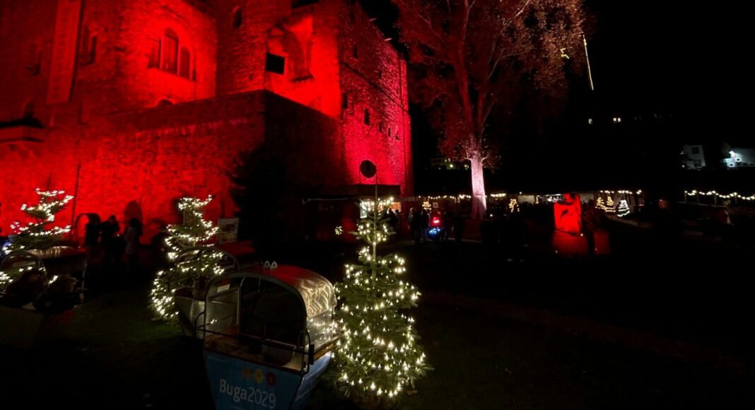 Broemserburg im Weihnachtszauber 2021 e1638792843551