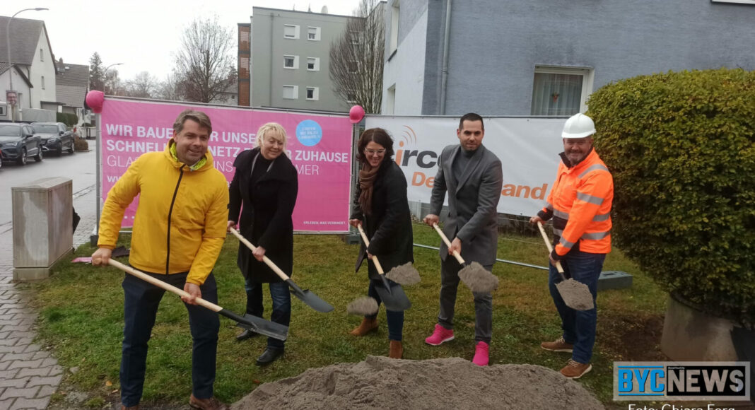 Spatenstich Glasfaserausbau in Gustavsburg0 1