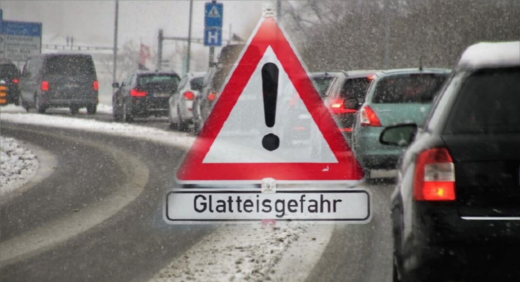 Gefahrenmeldung Glatteis, Symbolbild