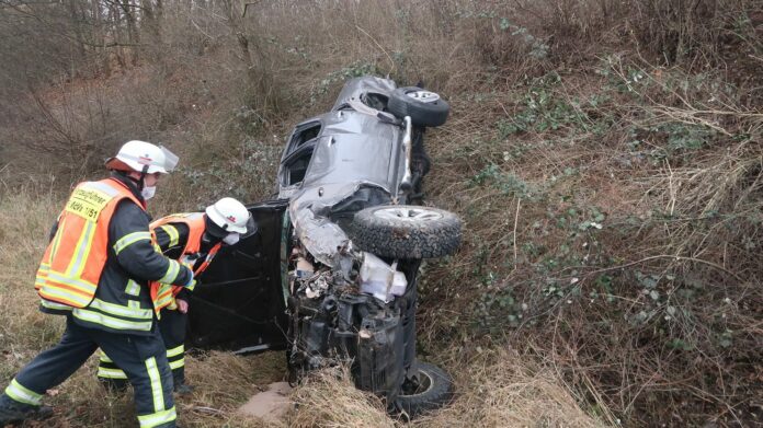 PKW überschlagen, PKW überschlagen,