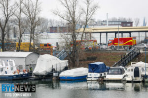 Ölteppich im mainzer industriehafen: knapp 20. 000 quadratmeter verunreinigt 05d70d15 b6cb 4b62 87da 6487beca5e11