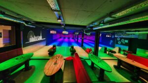 Zu opel kommt herr volker bouffier nur zum feiern