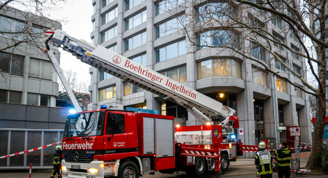 4407751E 1AA8 4EDA B7B4 EE61C3394BF4 4407751E 1AA8 4EDA B7B4 EE61C3394BF4