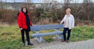 Neue sitzbank für die bürger in oppenheim Gemeinsames engagement traegt fruechte jan2022 1 e1643269322158