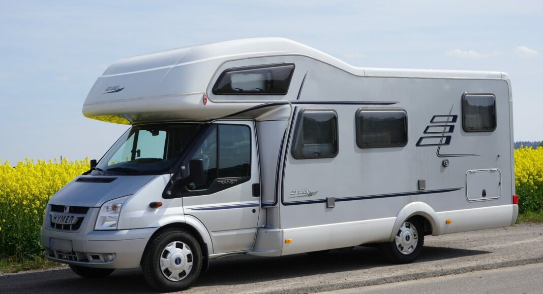 camper 2260094 1920