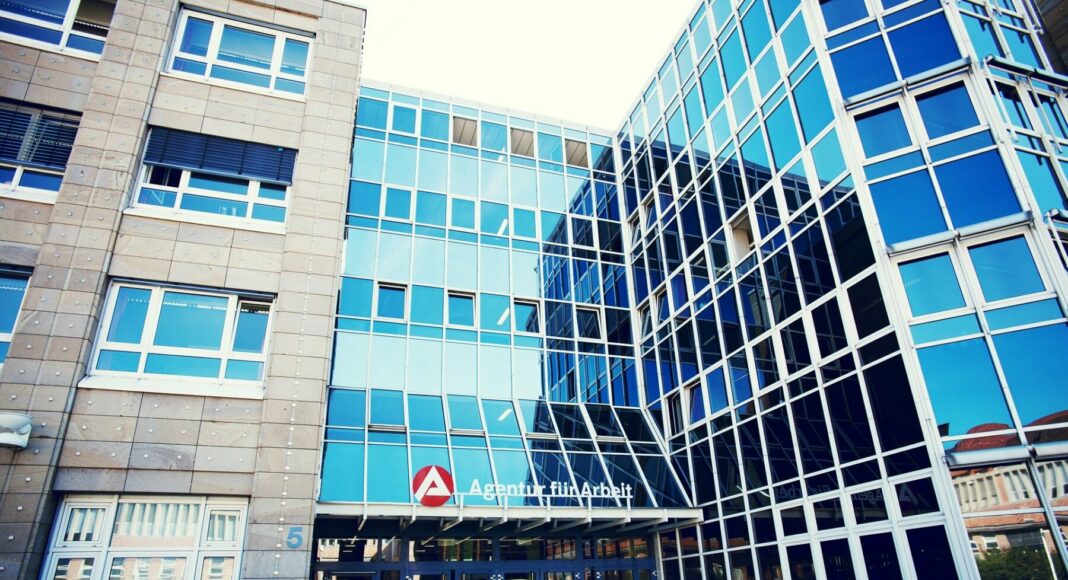 employment office 2157225 1920