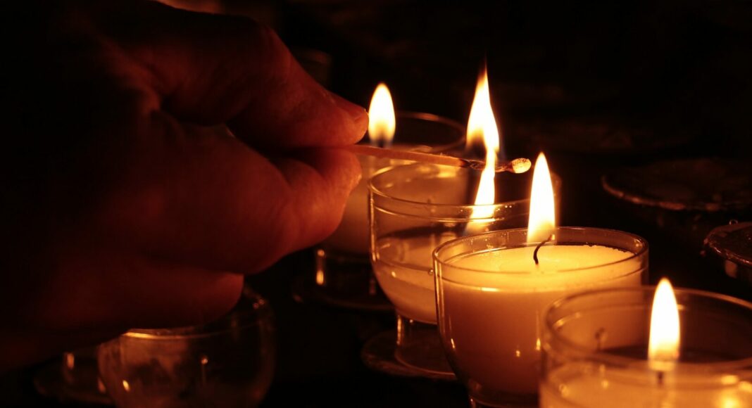 tea lights 2611196 1920