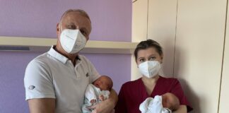 030 Zwillingsgeburt am 22.2.2022 im Diakonie Krankenhaus