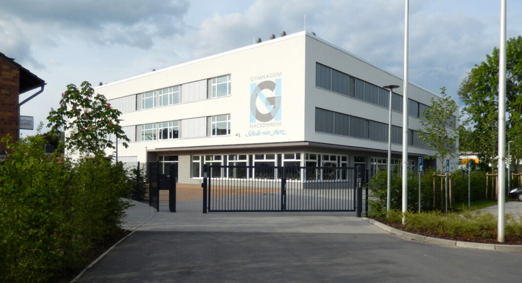 Nackenheim  Gymnasium Nackenheim  Haupteingang 30.5.2013 e1644527194329