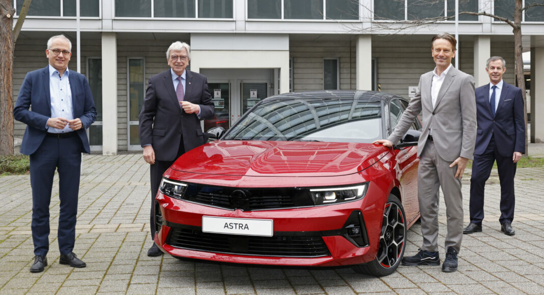 Opel Astra Volker Bouffier Uwe Hochgeschurtz 518441 Opel Astra Volker Bouffier Uwe Hochgeschurtz 518441