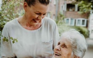 Seniorin seniorenassistentin2 scaled e1644986716980