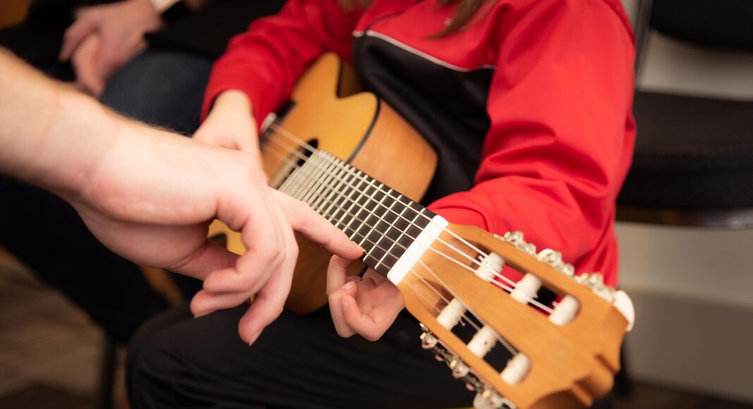 guitar 3957586 1280