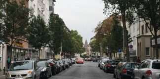 Boppstrasse mit vielen Autos