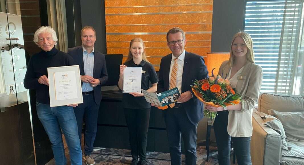 DEHOGA Top Ausbildungsbetrieb Foto Atrium Hotel e1646642327518