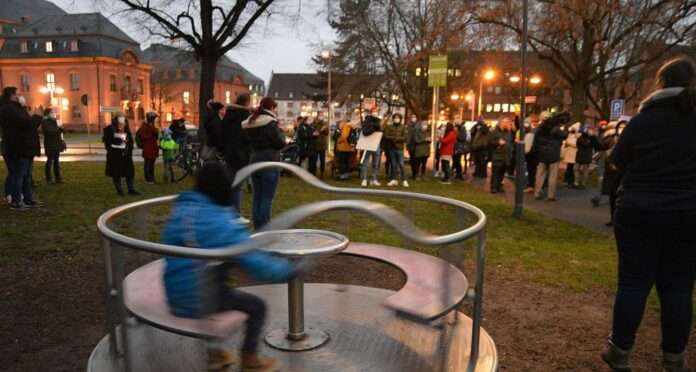 Demo Kita Fachkraefte in Mainz kleiner 1024x681 1 e1648577744317