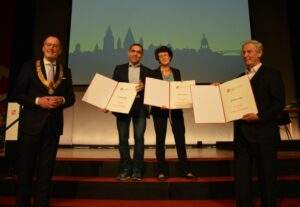 Ehrenbuergerwuerde sahin und tuereci und huber mit ebling