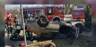 Einsatz Feuerwehr Alzey, Pkw überschlagen