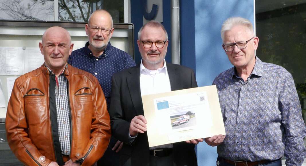 220412 Uebergabe Petition NEF fl e1649967925236