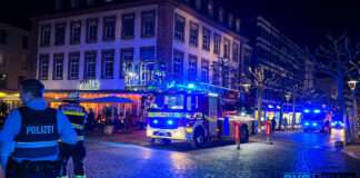 23495824 82F9 4B32 9541 59CAEABE443D