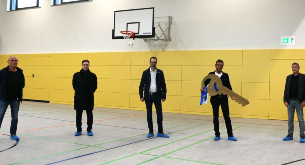 Uebergabe Sporthalle e1651224397337