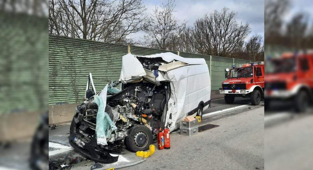 Verkehrsunfall Kleintransporter
