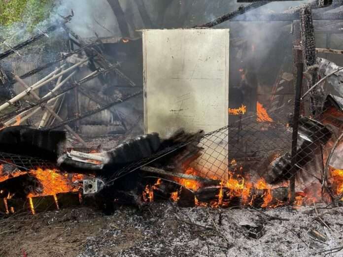 Feuer Gartenhütte, Symbolbild