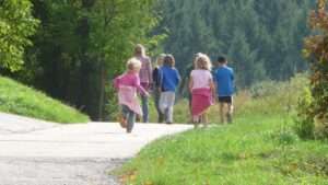 Family outing 421653 960 720 e1650370752127