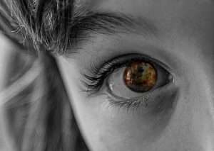 450 tote kinder und 63. 000 babys im kriegsgebiet der ukraine geboren War 953246 1920