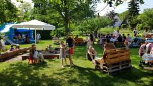 Der party parcours in mainz - der größte aufblasbare hindernis parcours der welt