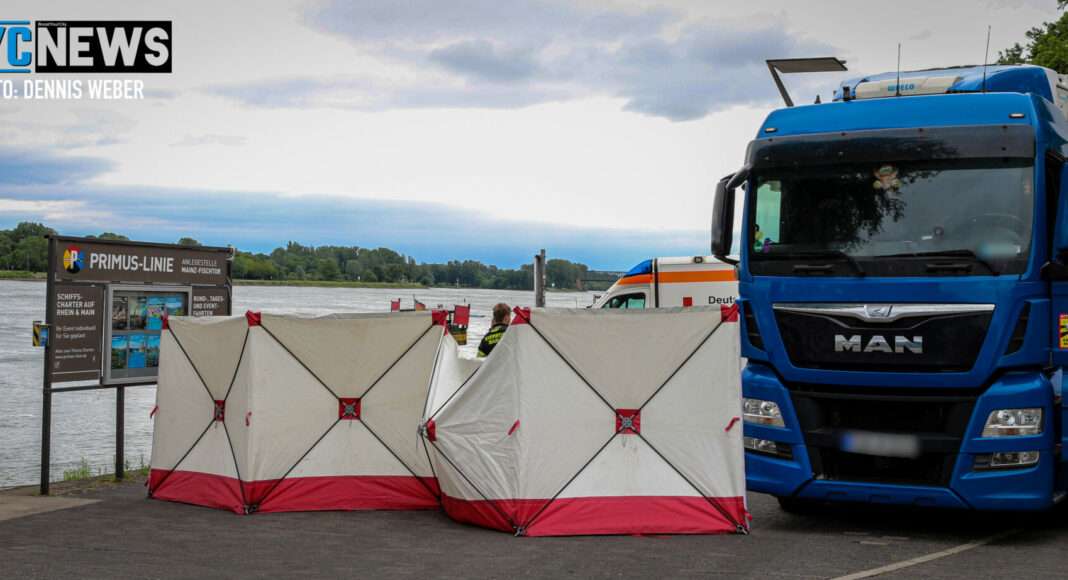 2AD9C3FB 8300 4B79 9B22 CAB4E6278B7C