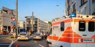 7AD9633F C8CB 4A5B 8C69 244D99517ADA