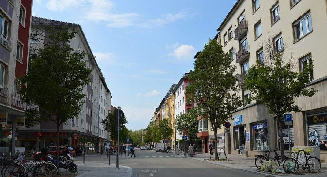 Neue Boppstrasse Mai 2022 Kreuzung Rossmann kleiner