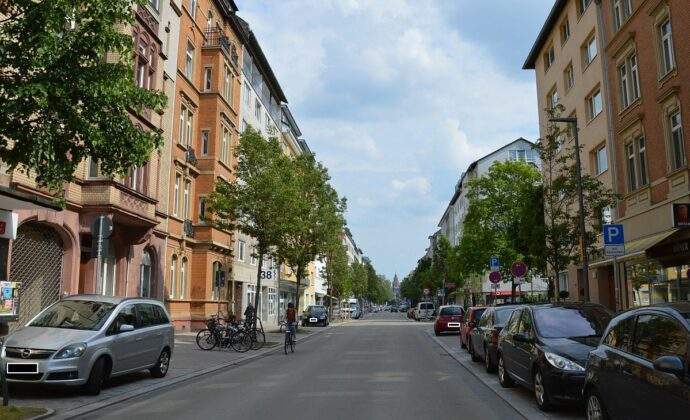 Neue Boppstrasse Mai 2022 mit Dom kleiner