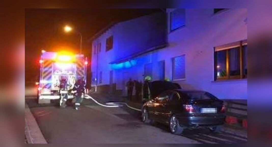 Fahrzeugbrand nachts Fahrzeugbrand nachts